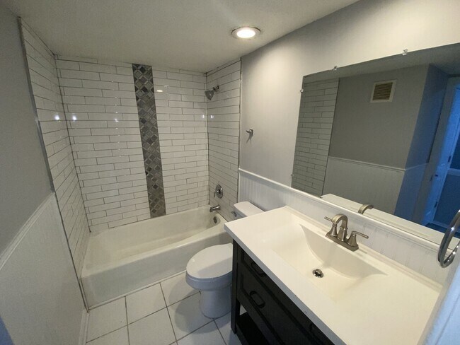 Building Photo - 7411 Mystic Lane