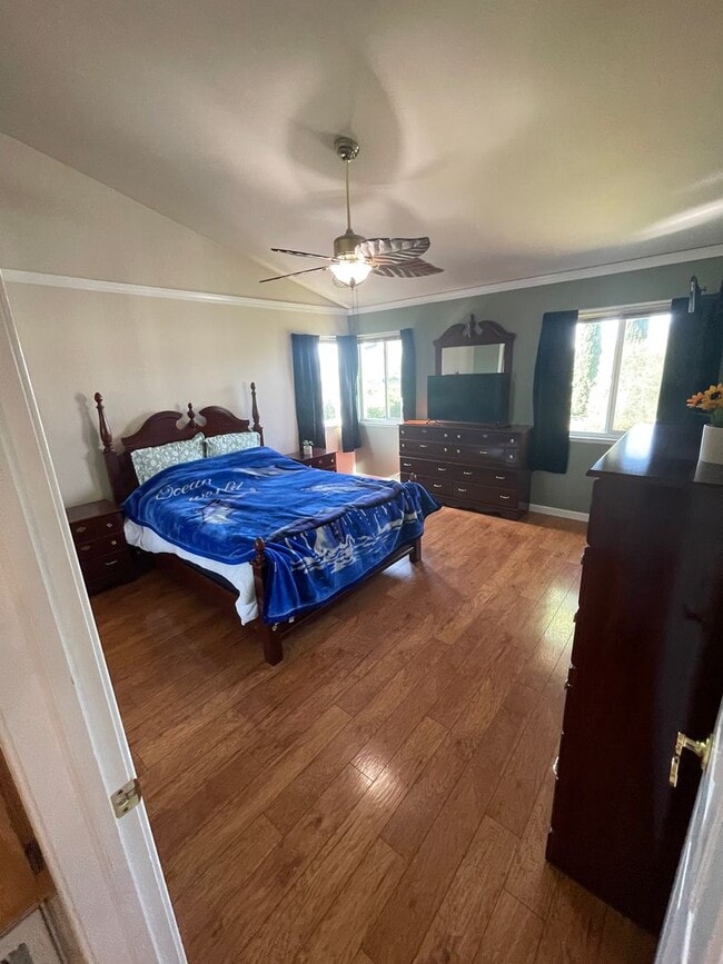 Building Photo - Oroville-Furnished-Turnkey-3 bedroom 2 bath home, hot tub, gazebo, landscaped yard, solar