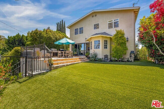 Building Photo - 3942 Glenridge Dr