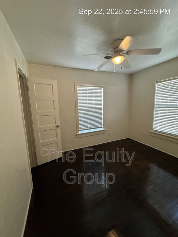 Building Photo - 1006 N Conyer St