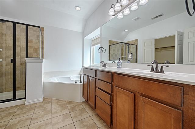 Building Photo - 1216 Realoaks Dr