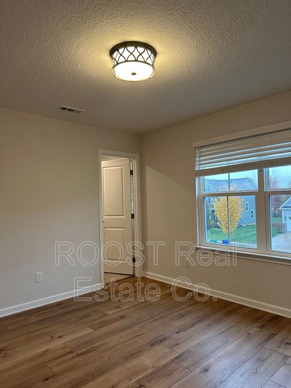 Building Photo - 380 Crownover Way