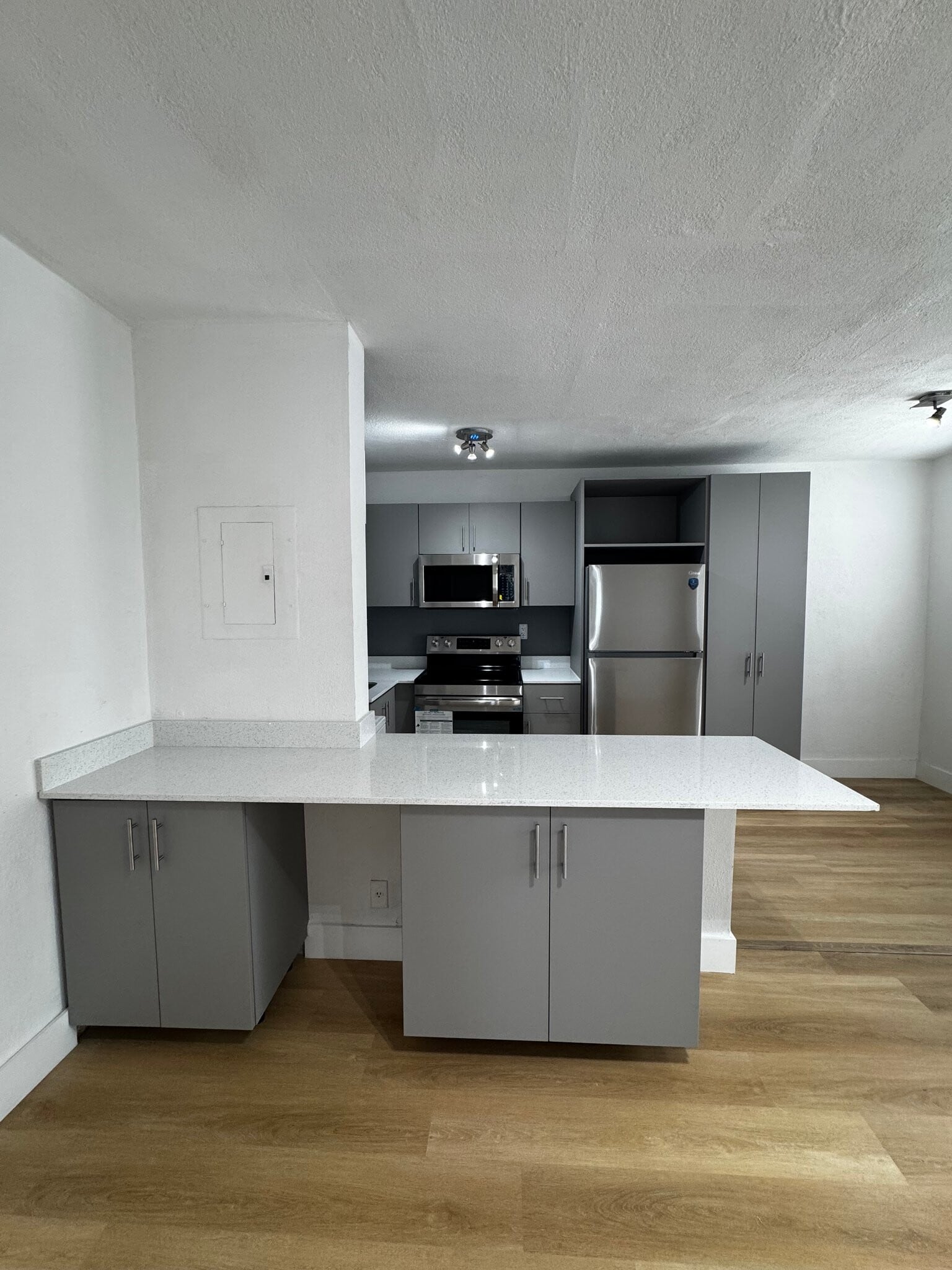 Building Photo - 7928 Harding Ave