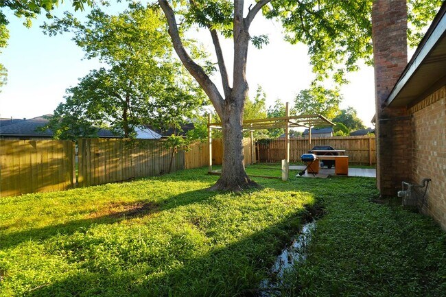 Building Photo - 7911 Fawn Terrace Dr