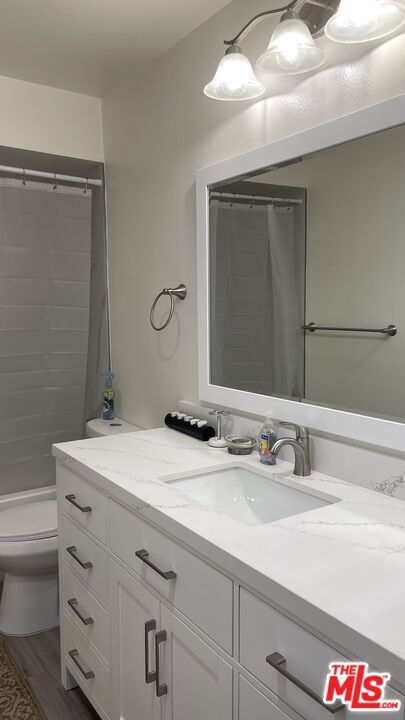 Building Photo - 4260 Vía Arbolada