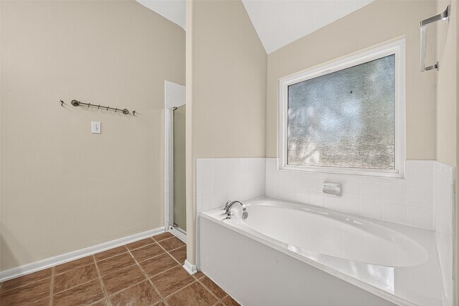 Building Photo - 12110 Laurel Ct