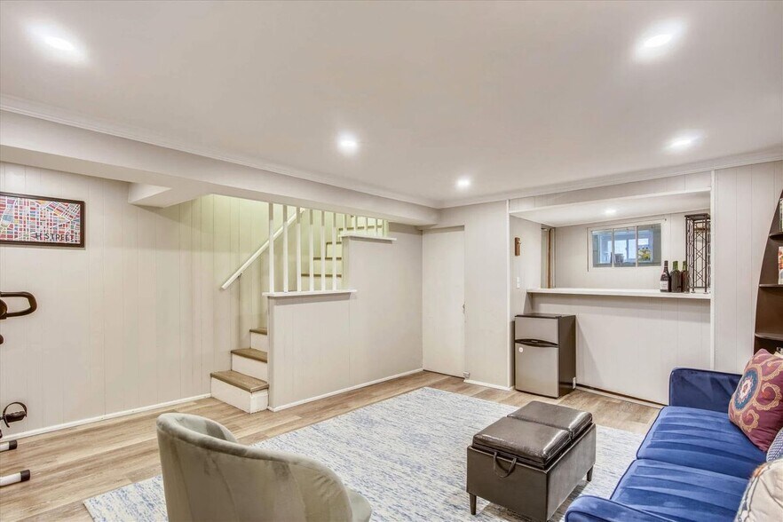 Building Photo - 1334 Downing St