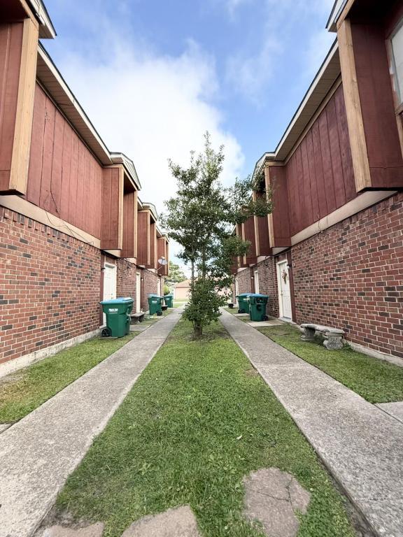 Primary Photo - 1621 42nd St