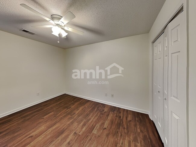 Building Photo - 5705 Wandering Vine Trl SE