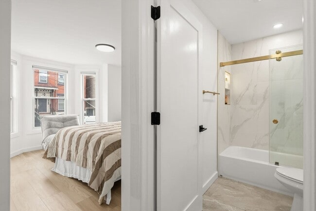 Building Photo - 42 White St