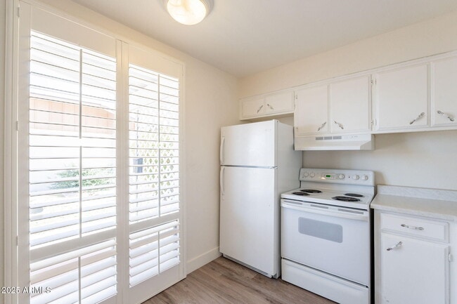 Primary Photo - 13001 N 113th Ave