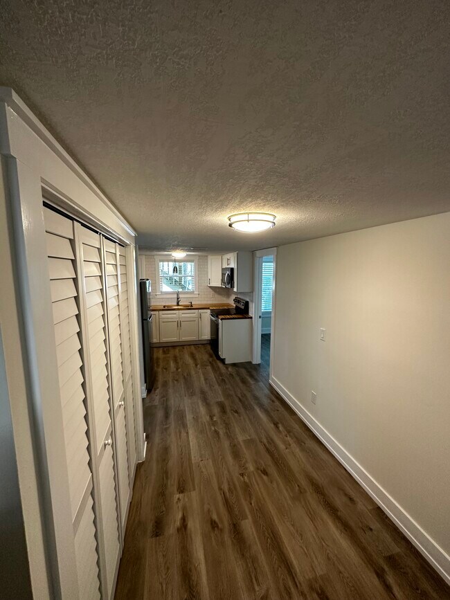 Building Photo - 208 A St