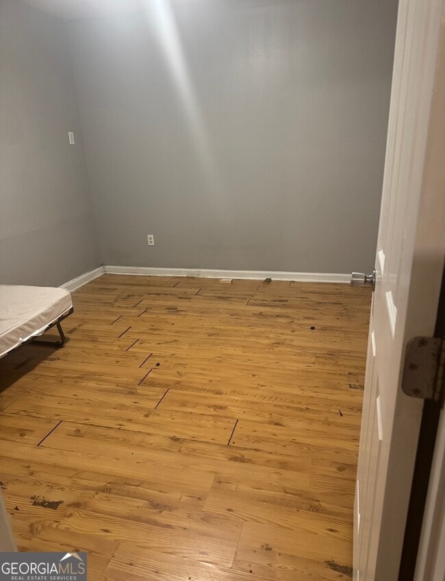 Building Photo - 4011 English Oak Dr