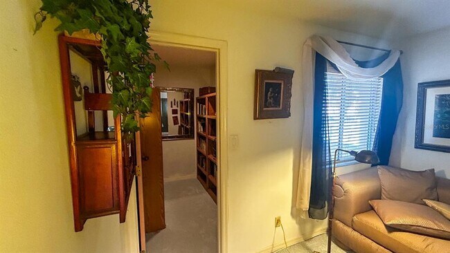 Building Photo - 1635 Royal Palm Dr S