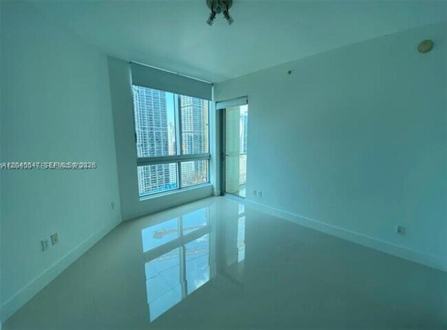 Building Photo - 300 S Biscayne Blvd