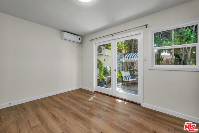 Building Photo - 8570 Sherwood Dr