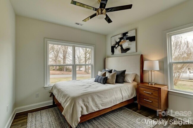 Building Photo - 197 Dale Dr