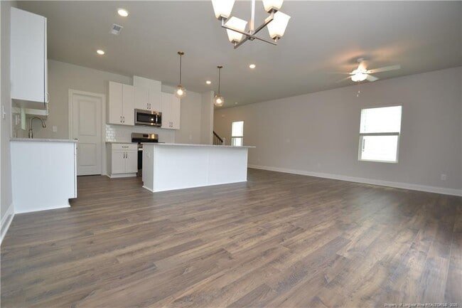 Building Photo - 817 Portland Rose Dr