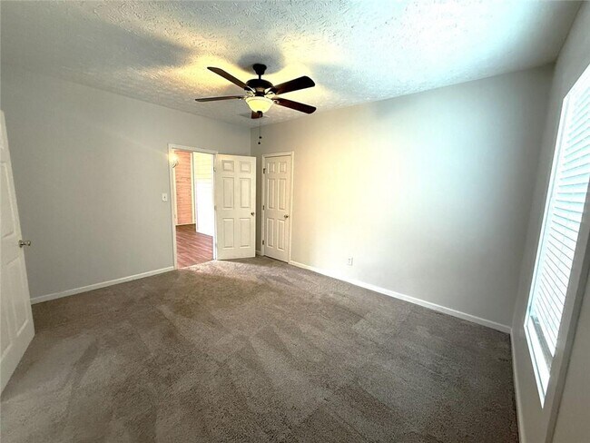 Building Photo - 173 Cleveland St SE