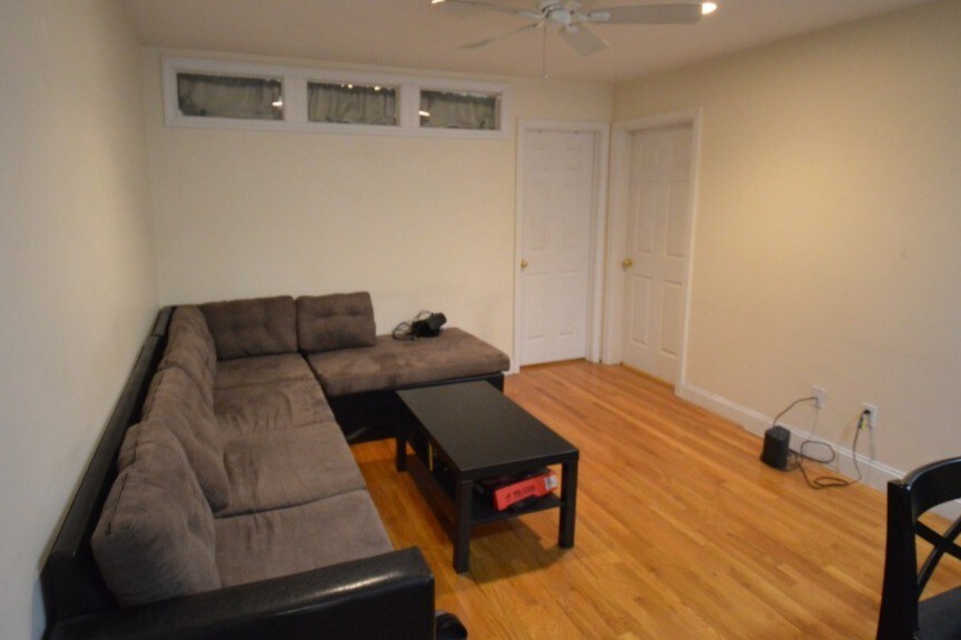 Building Photo - 66 Egmont St