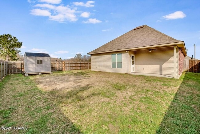 Building Photo - 107 Sabine Dr