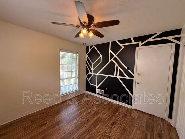 Building Photo - 7179 Pam Dr