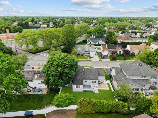 Building Photo - 31 Cail Dr