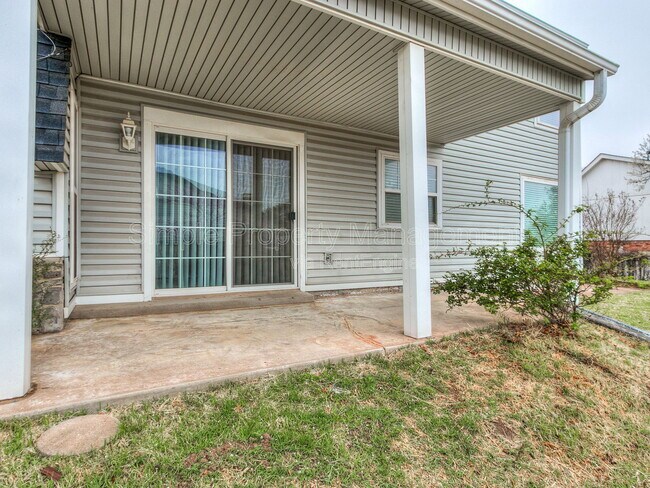 Building Photo - 10824 Admiral Dr