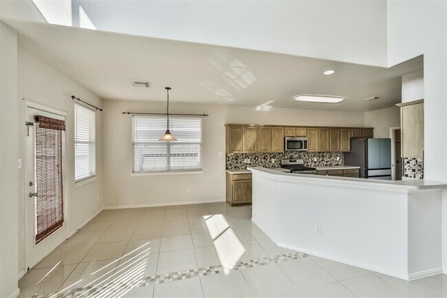 Building Photo - 911 Merlin Roost Ct