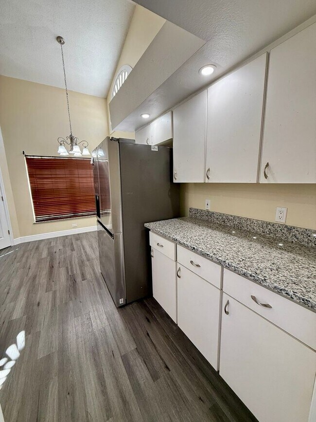 Building Photo - ?North Lakeland Gem – Private Single-Famil...