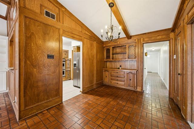Building Photo - 7639 Dentcrest Dr