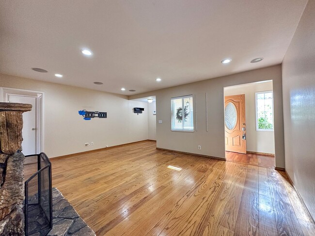 Building Photo - Charming San Jose Home with Solar & Gardening Included.