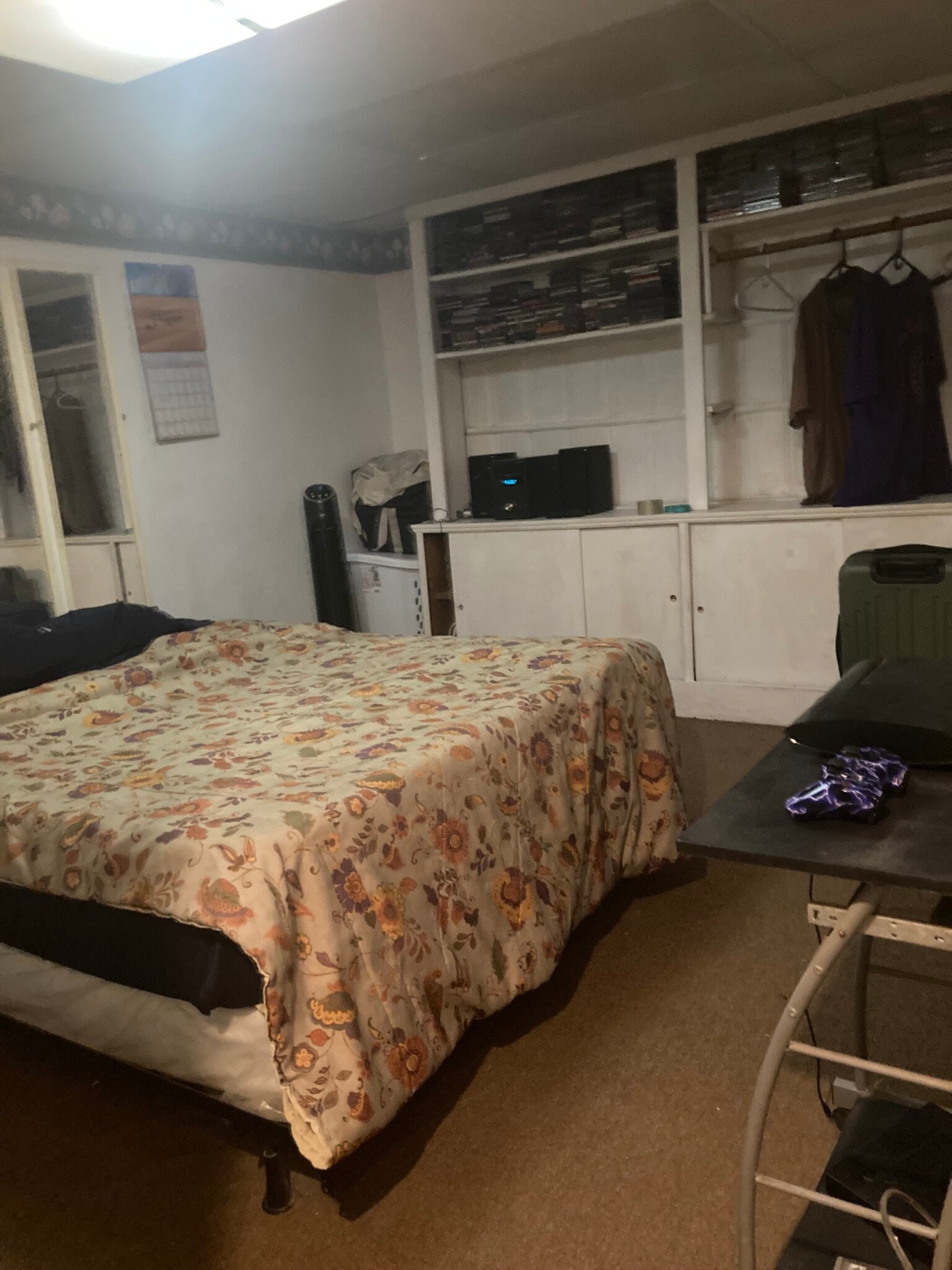 Bdrm plenty space for twin/full bed - 764 Lenore Ln