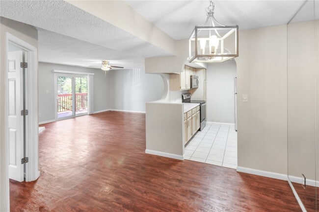 Building Photo - 421 Shirley Ridge Dr