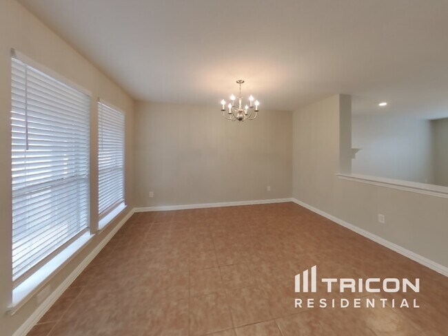Building Photo - 1136 Honeywell Dr