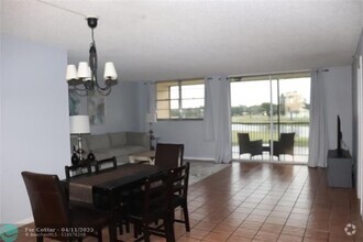 Building Photo - 3150 W Rolling Hills Cir