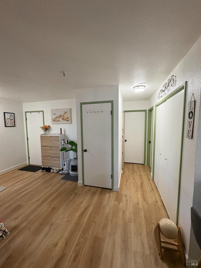 Building Photo - 136 Sea Crest Cir