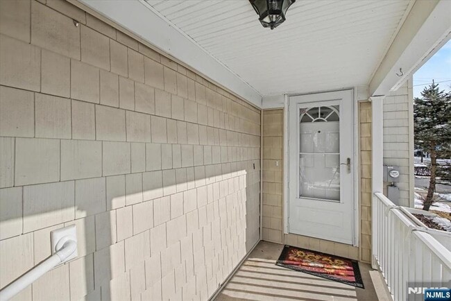 Building Photo - 85 Sheridan Ave