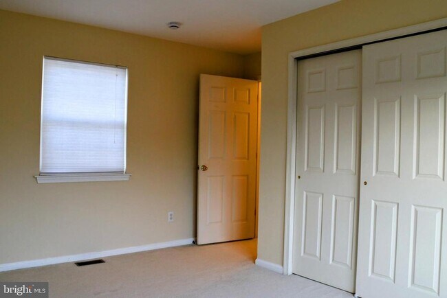 Building Photo - 34 Windsor Pond Rd