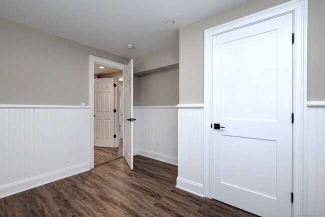 Building Photo - 155 Pastors Walk