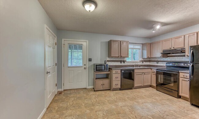 Building Photo - 4320 Comet Ln