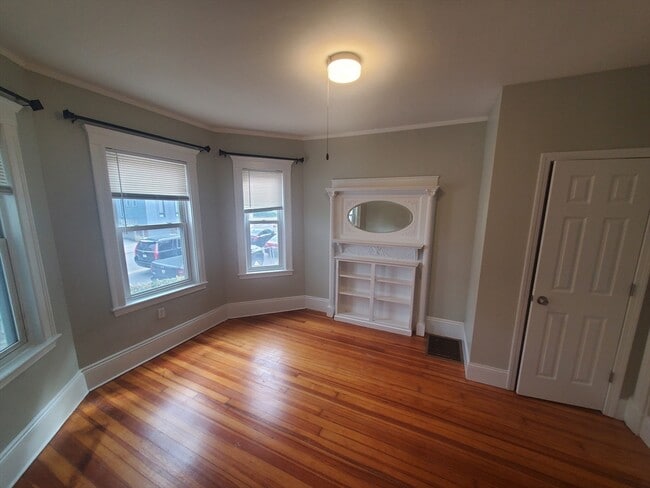 Building Photo - 247 Boston St