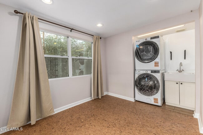 Building Photo - 2724 N 25th St