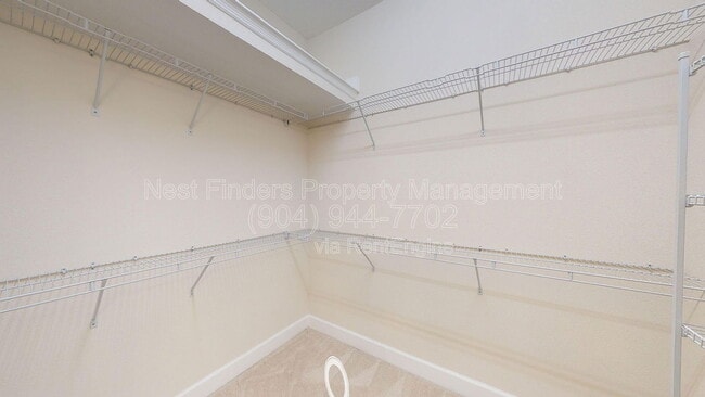 Building Photo - 203 Southern Oak Dr