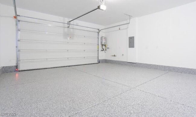 Building Photo - 600 Carriage Hill Dr