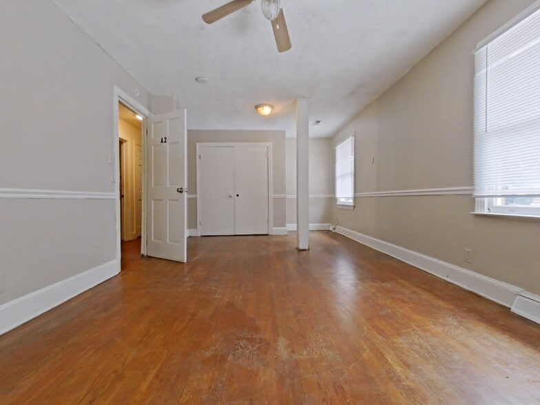 Building Photo - 822 Holt Ave