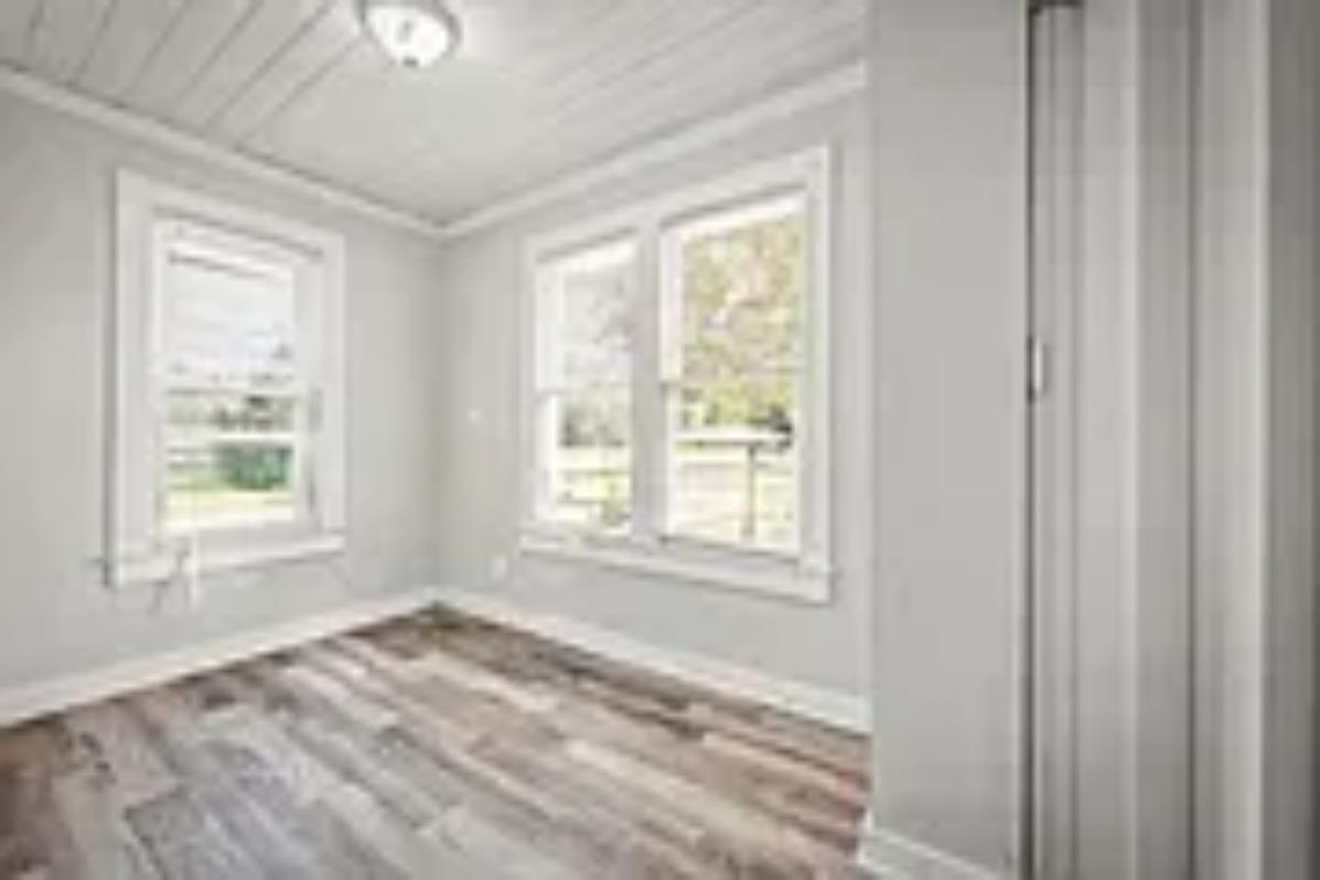 Building Photo - 256 Vernis Ave