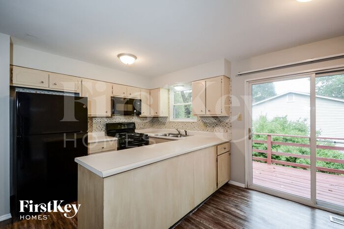 Building Photo - 801 Boleyn Pl