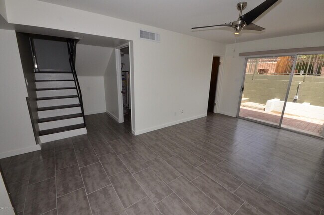 Building Photo - 614 N Medford Dr