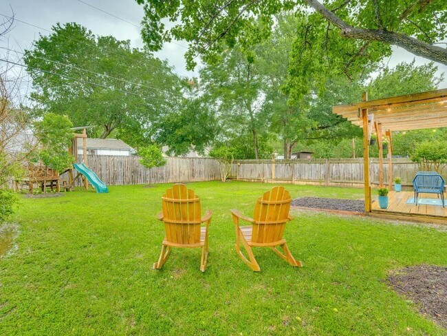 Building Photo - 4908 Dry Oak Trail
